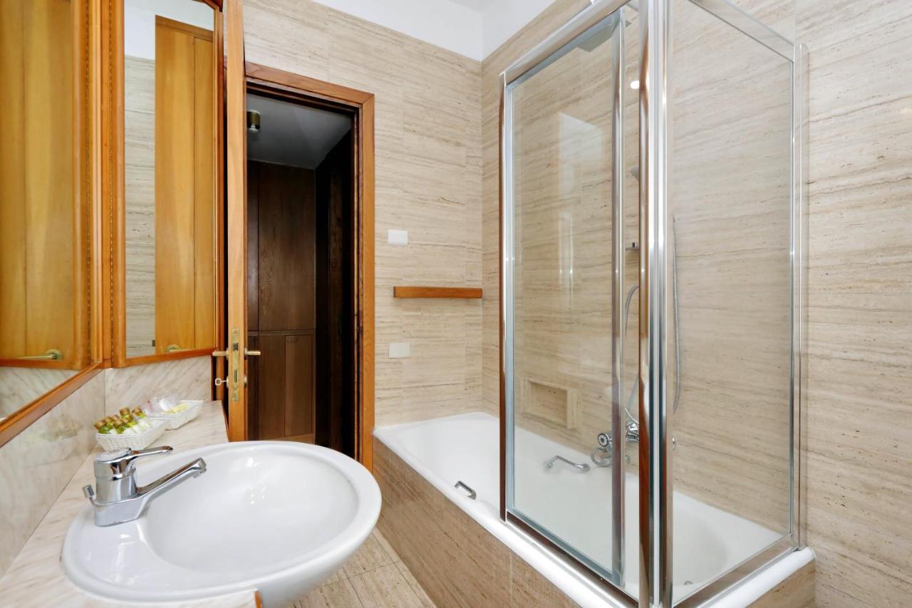 Frattina Family Romantic Superior Suite מראה חיצוני תמונה